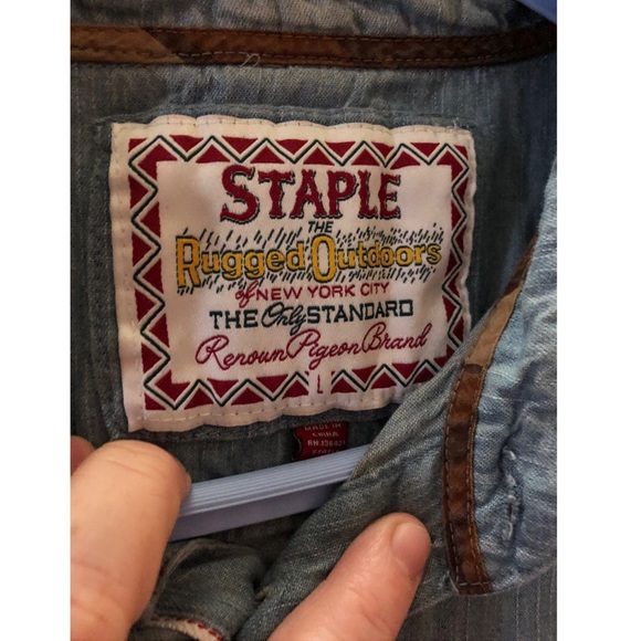 Men’s Staple Button-Up - Picture 3 of 3